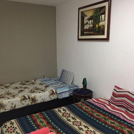 The Backpacker Hostal Ибарра Экстерьер фото
