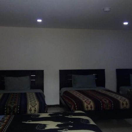 The Backpacker Hostal Ибарра Экстерьер фото