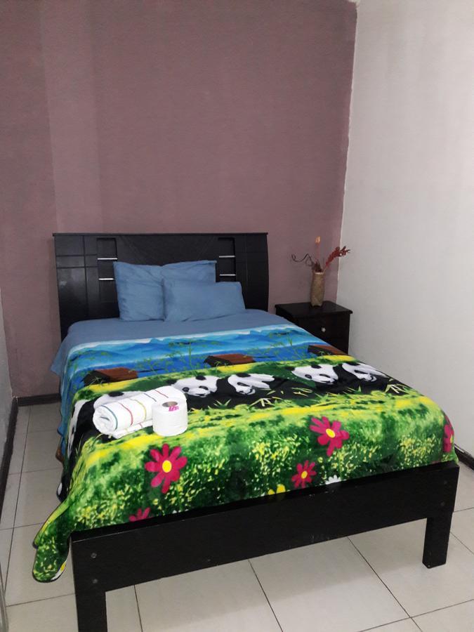 The Backpacker Hostal Ибарра Экстерьер фото