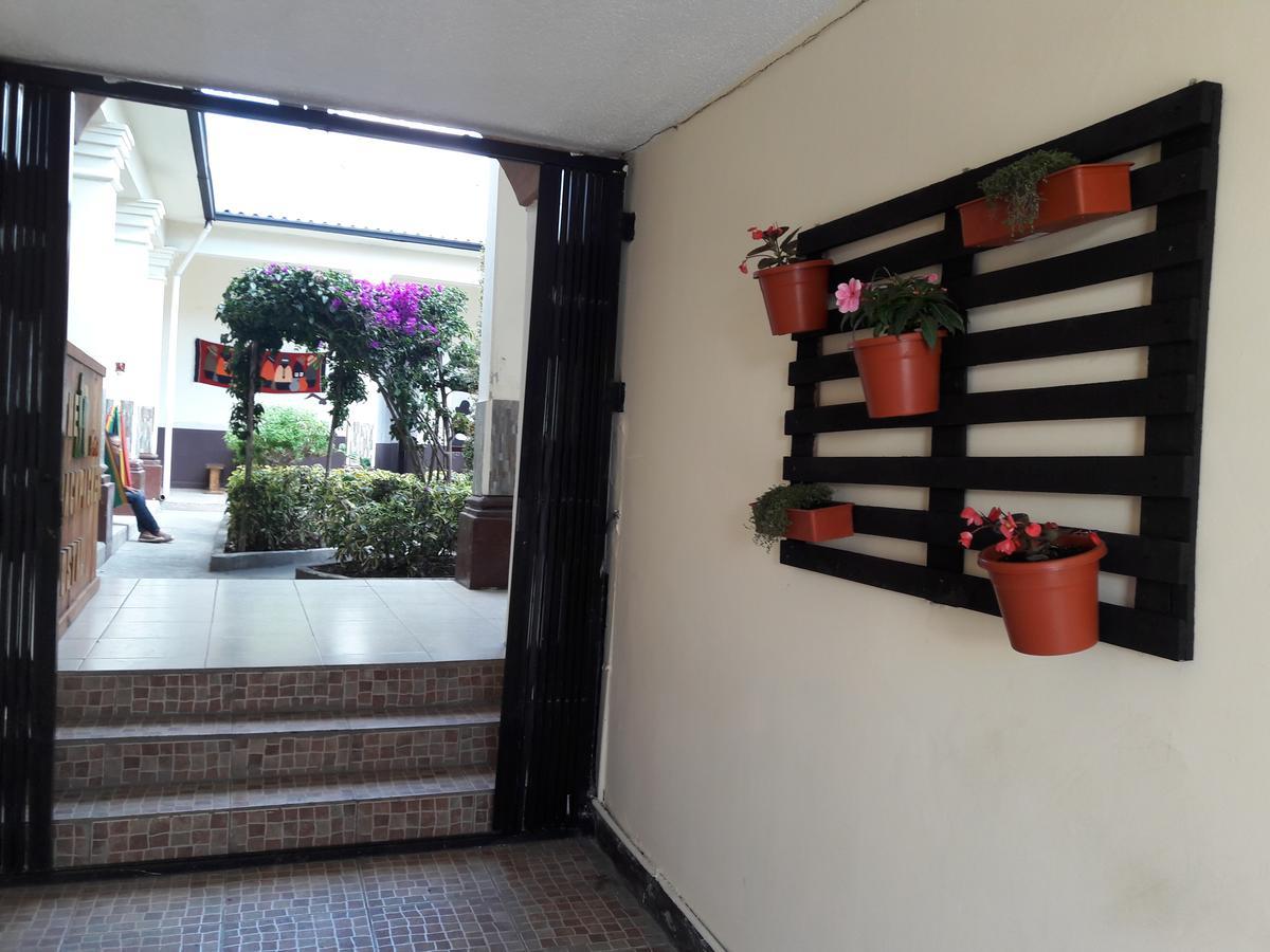 The Backpacker Hostal Ибарра Экстерьер фото