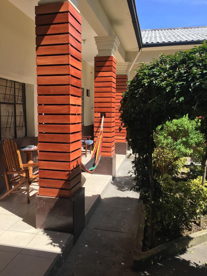 The Backpacker Hostal Ибарра Экстерьер фото