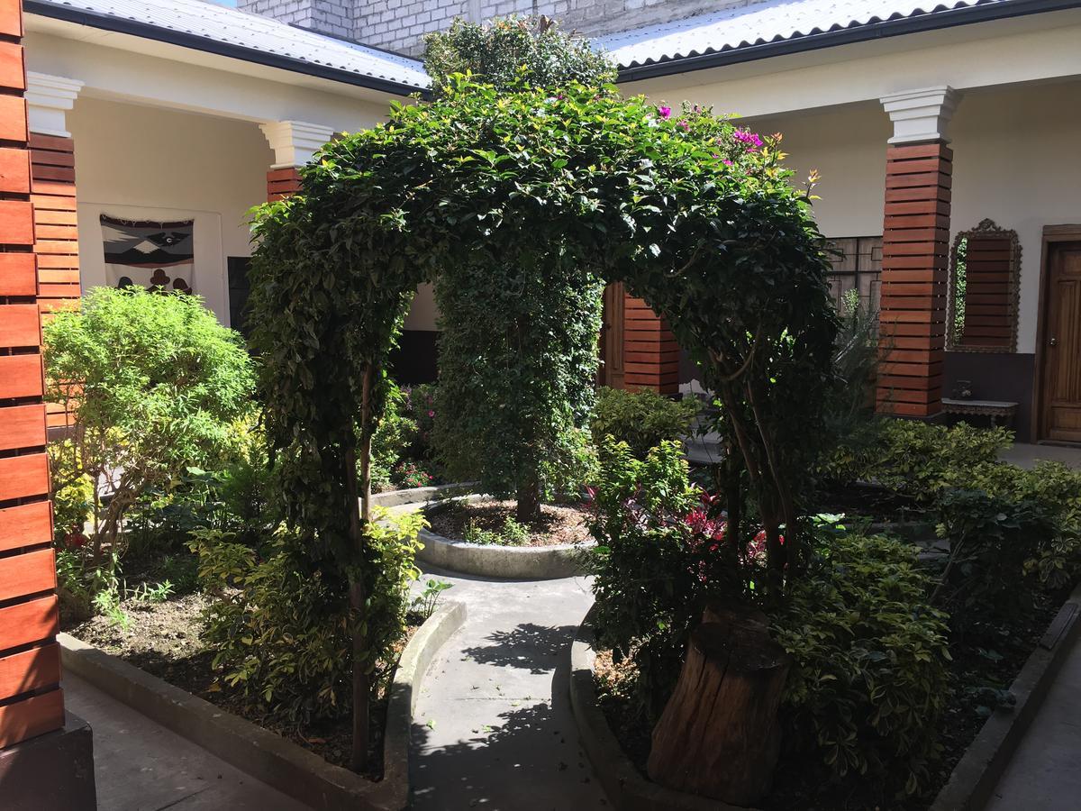 The Backpacker Hostal Ибарра Экстерьер фото