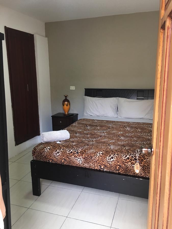 The Backpacker Hostal Ибарра Экстерьер фото