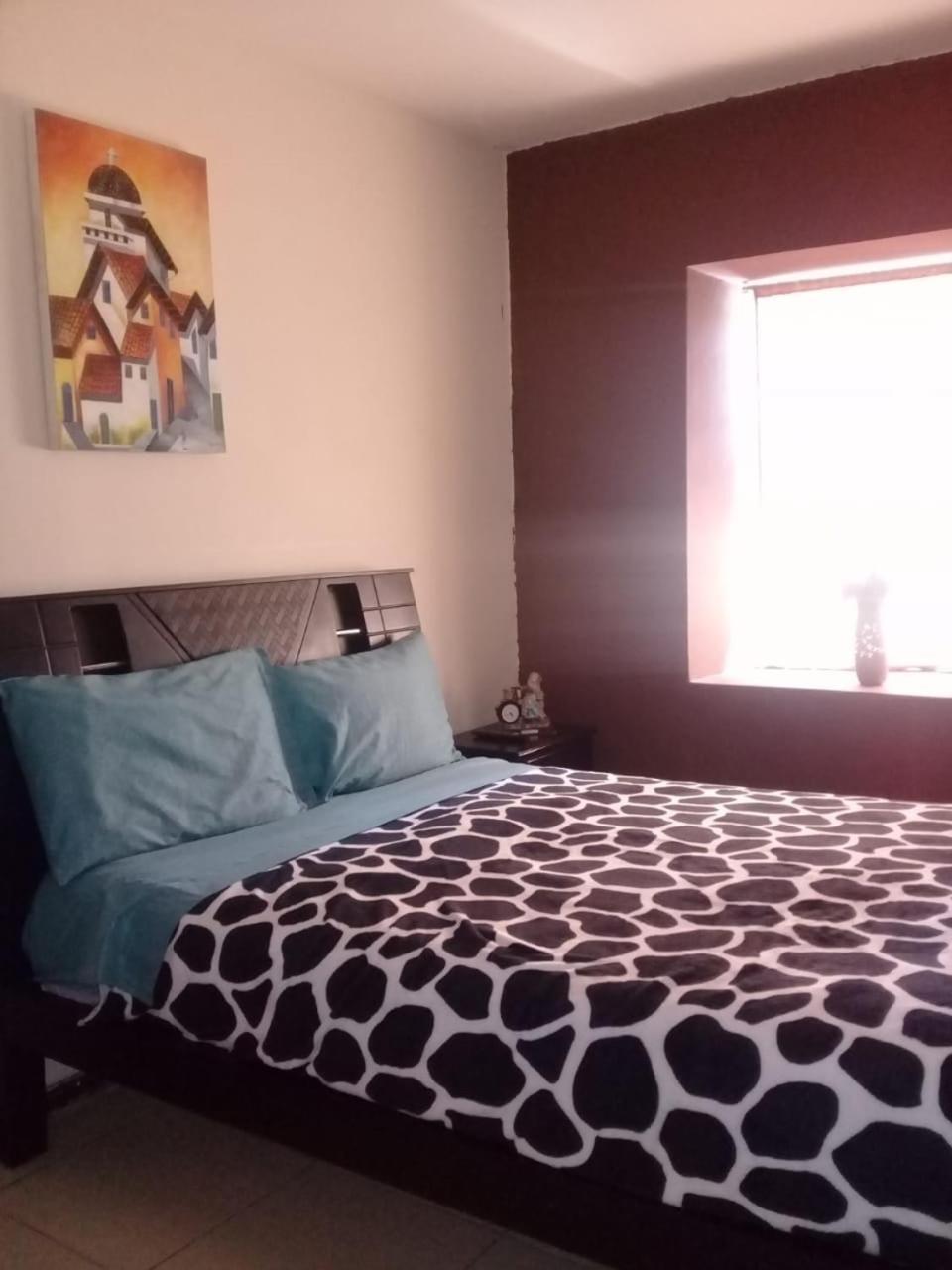The Backpacker Hostal Ибарра Экстерьер фото