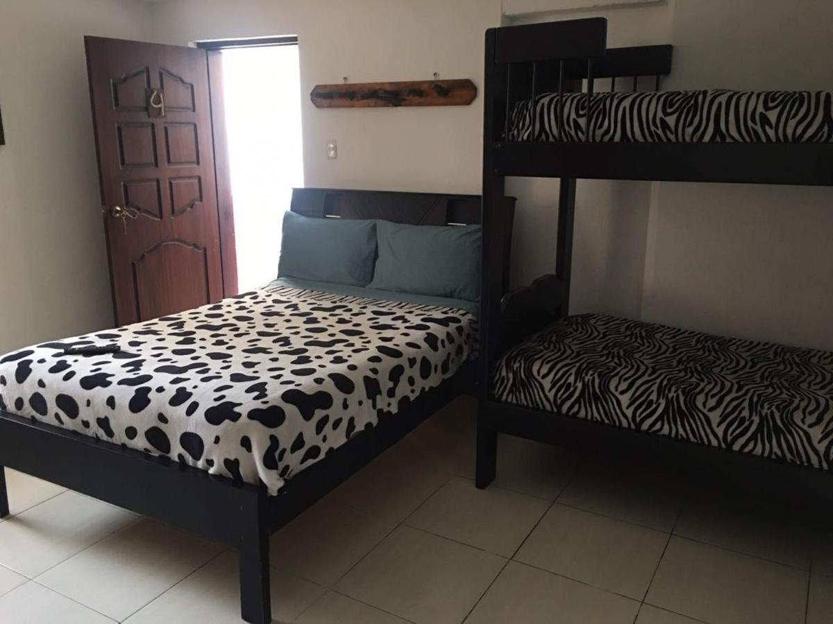 The Backpacker Hostal Ибарра Экстерьер фото